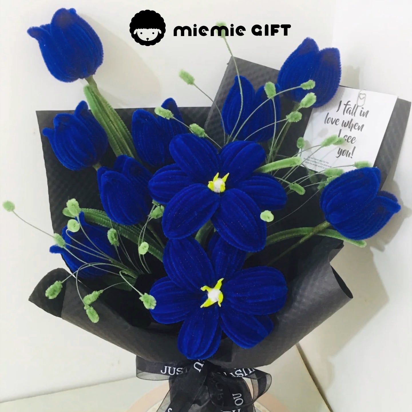 Blue Pipe Cleaner Set for DIY Flower Projects: Hand-crafted blue pipe cleaners in Navy Blue, Columbia Blue, and Denim, great for making elegant and detailed flower crafts. Suitable for creating a variety of floral arrangements.
