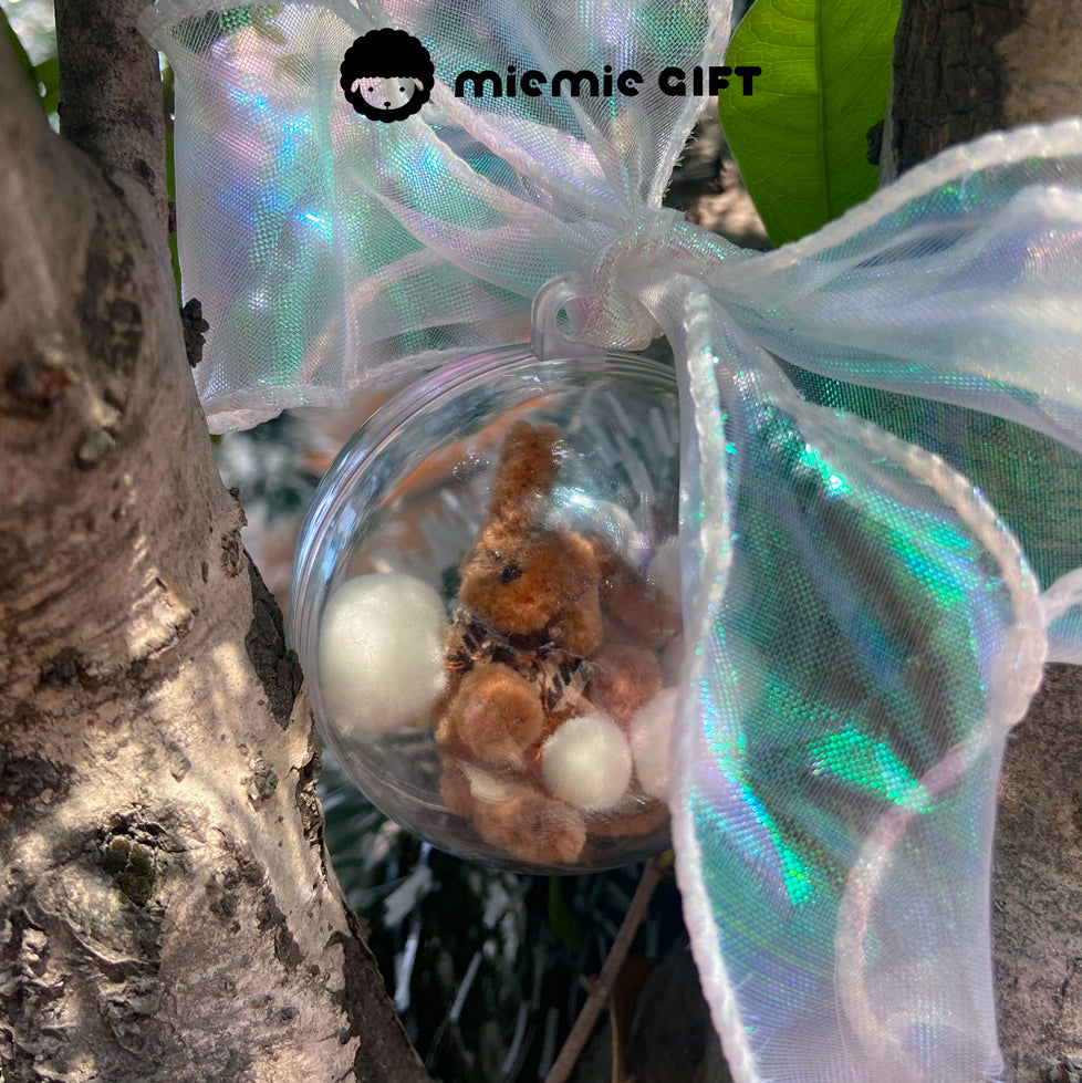 Easter Bunny in Brown Wool with Colored Beads: Handmade brown bunny in a transparent ball with colorful beads. Made from high-density wool pipe cleaners, it’s ideal for Easter crafts and gifts