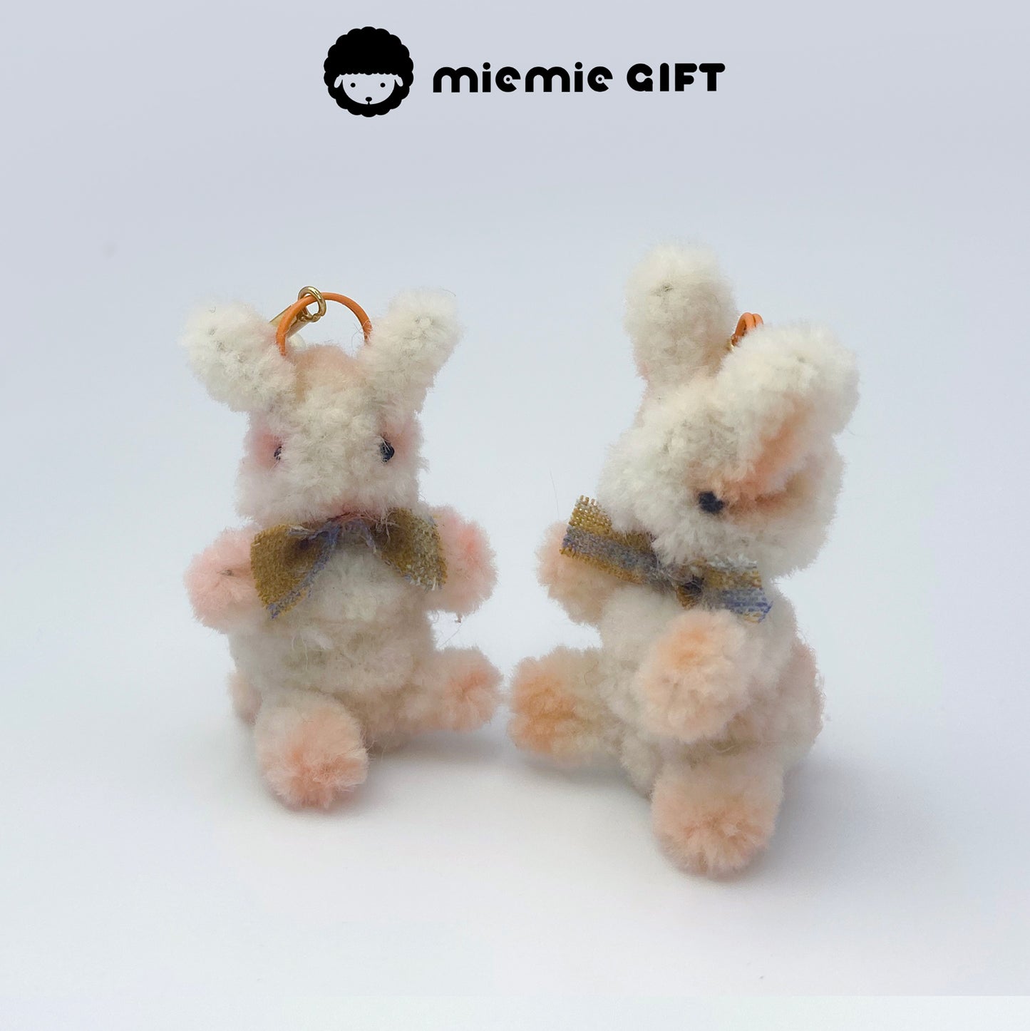 Easter Bunny Earrings in White Wool: Handmade white bunny earrings made from wool pipe cleaners. High-density and detailed, they are ideal for Easter celebrations