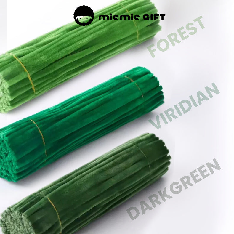 Green Pipe Cleaner for DIY Bouquets: Hand-crafted green pipe cleaners, great for making delicate flowers and sturdy leaves. Suitable for crafting a variety of floral arrangements, emphasizing the high density and soft texture of the material forest viridian darkgreen