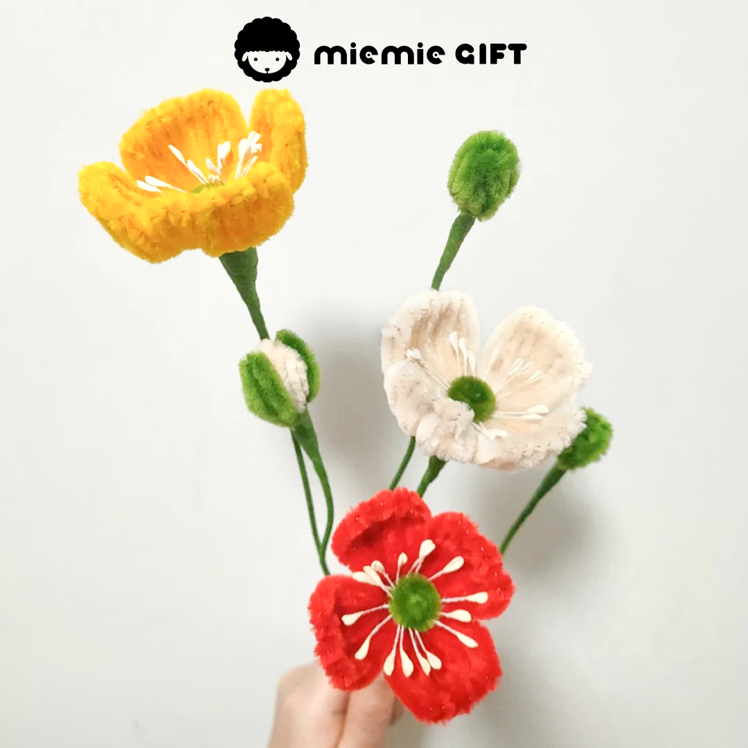 Lavish Pipe-Cleaner Poppy Flower Set by MieMie Gift in Soft Shades