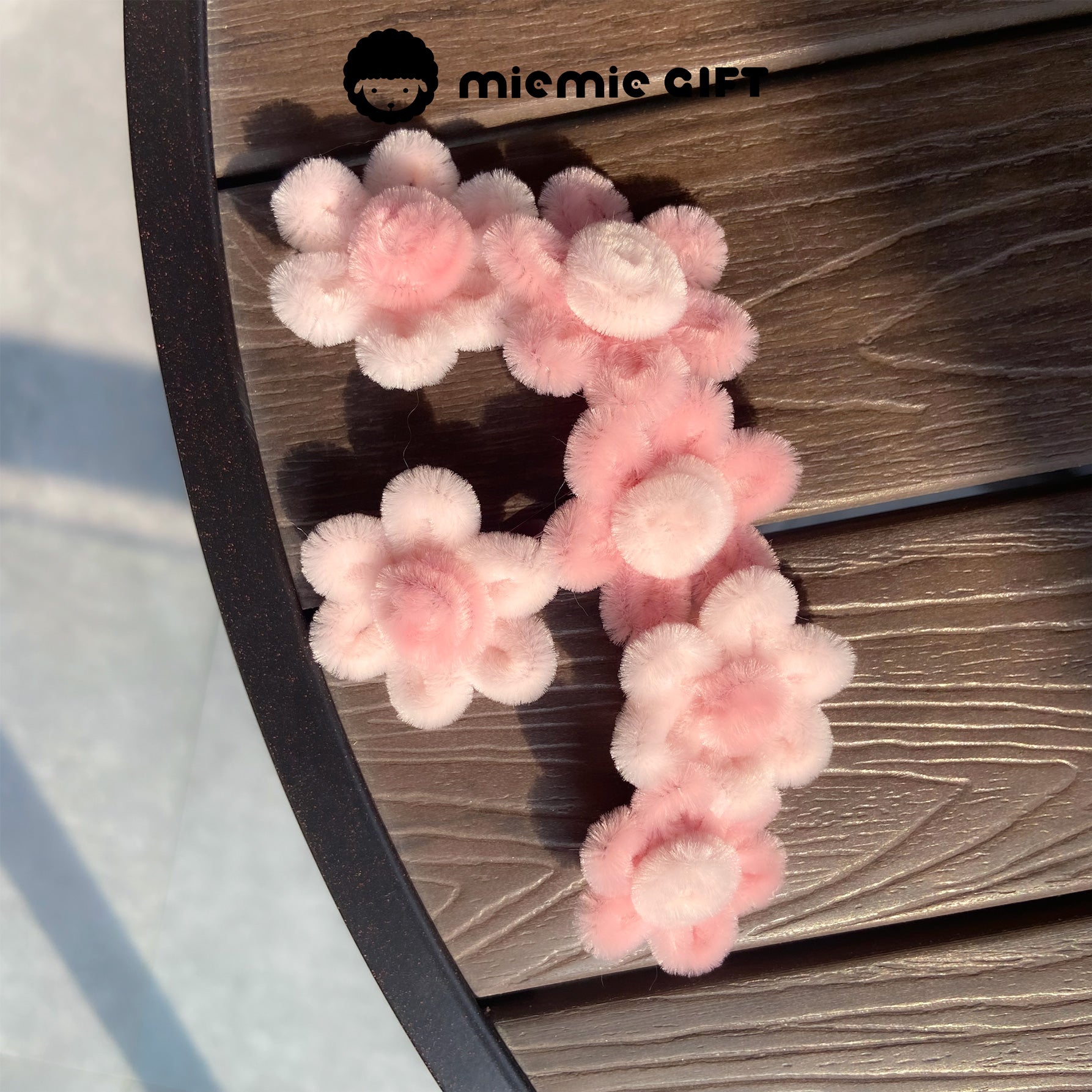 Soft plush pipe cleaner flower hairpin in peach tones – perfect Miemie Gift handmade gift for girls and aesthetic styling