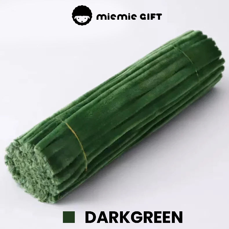darkGreen Pipe Cleaner for Handmade Greenery: High-density green pipe cleaners, ideal for crafting detailed flower bouquets and lush green leaves. Perfect for creating a variety of floral arrangements, emphasizing the hand-made craftsmanship and vivid color