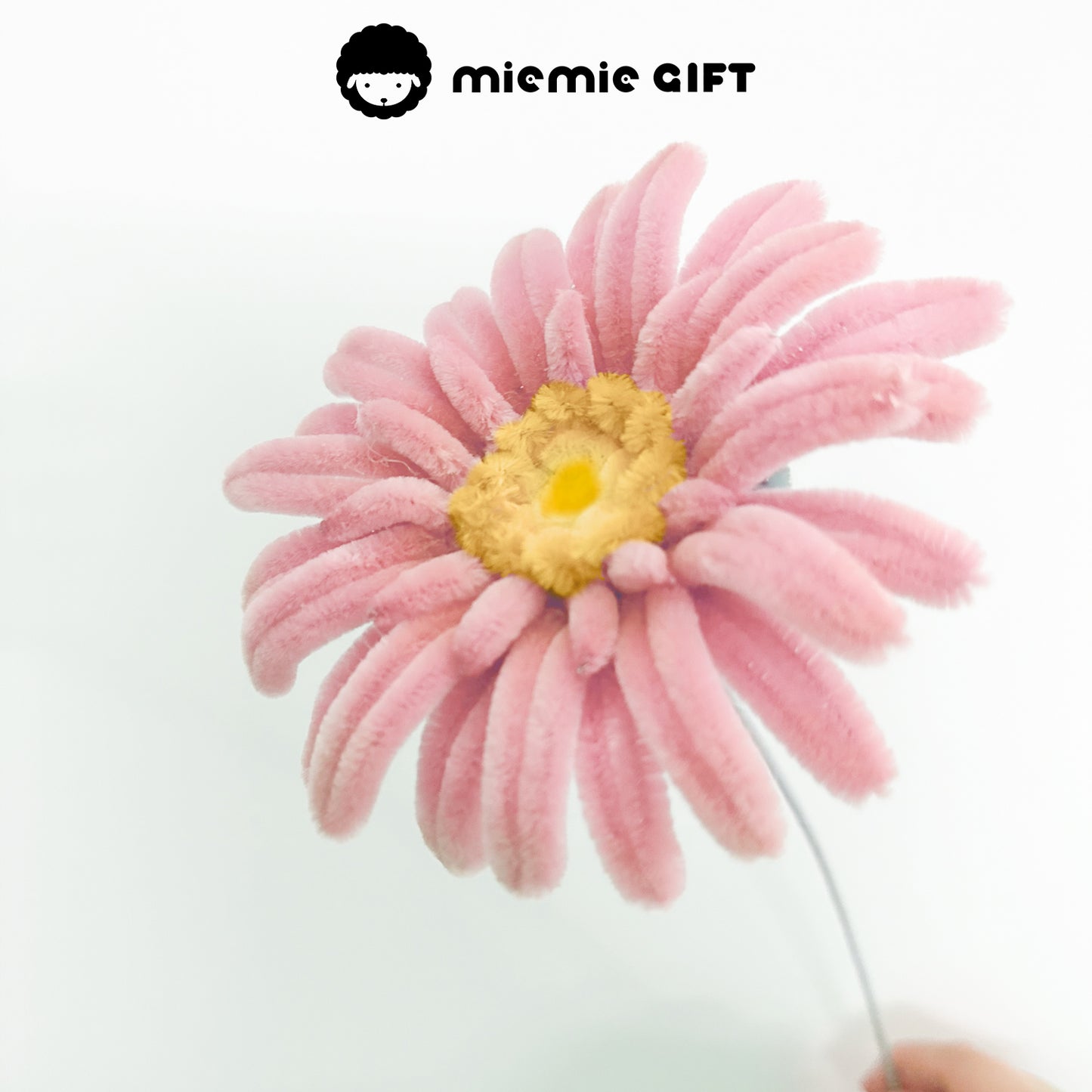 MieMie Gift’s handcrafted dark pink Frangipani pipe cleaner flower, perfect for DIY floral crafts, gift bouquets, and creative home decor
