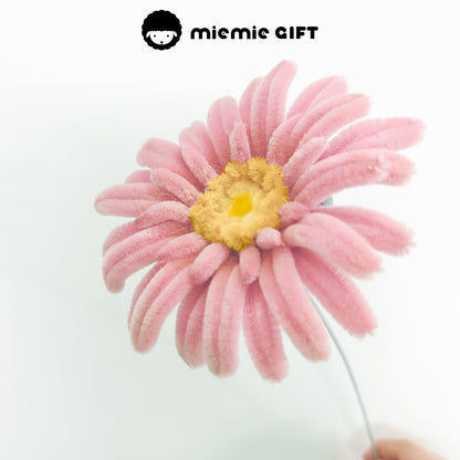 MieMie Gift’s handcrafted dark pink Frangipani pipe cleaner flower, perfect for DIY floral crafts, gift bouquets, and creative home decor